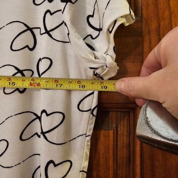 Apt.9 Essential Crewneck Tee Womens Large White Black Heart Print NWT - Picture 7 of 7